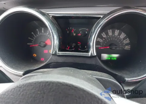 2005 Ford Mustang Gt Deluxe/Gt Premium z USA, uszkodzony, nr VIN 1ZVHT82H755103659